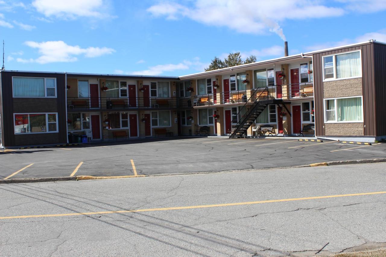 Imperial Fireside Inn Sudbury Esterno foto