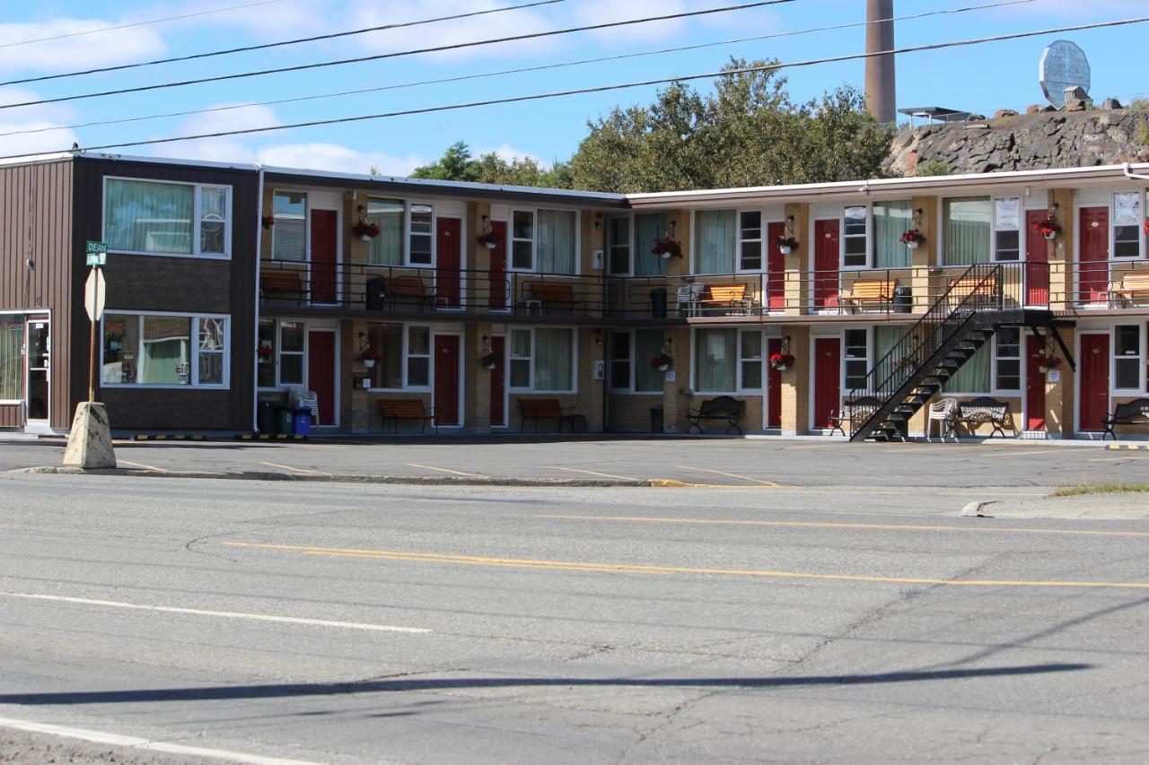 Imperial Fireside Inn Sudbury Esterno foto