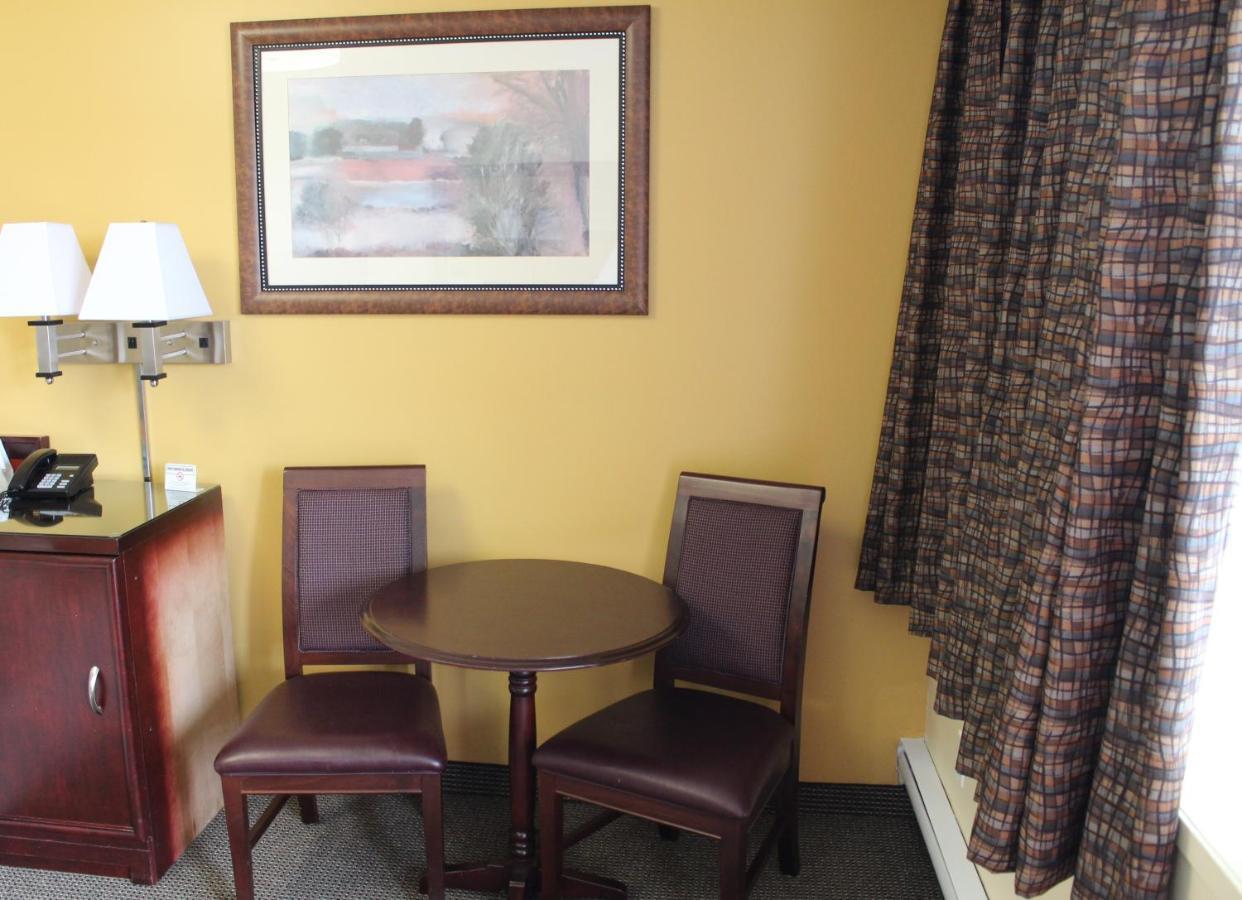 Imperial Fireside Inn Sudbury Esterno foto